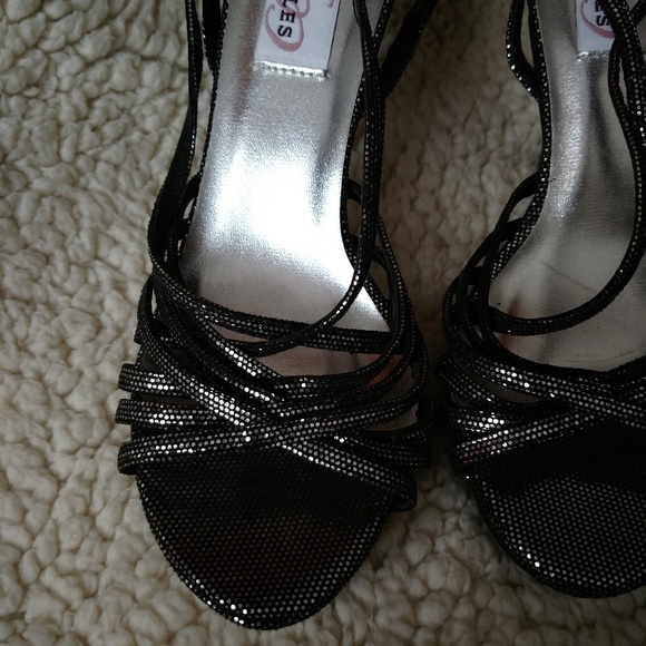 Dyeables Scale Heels - Picture 2 of 4